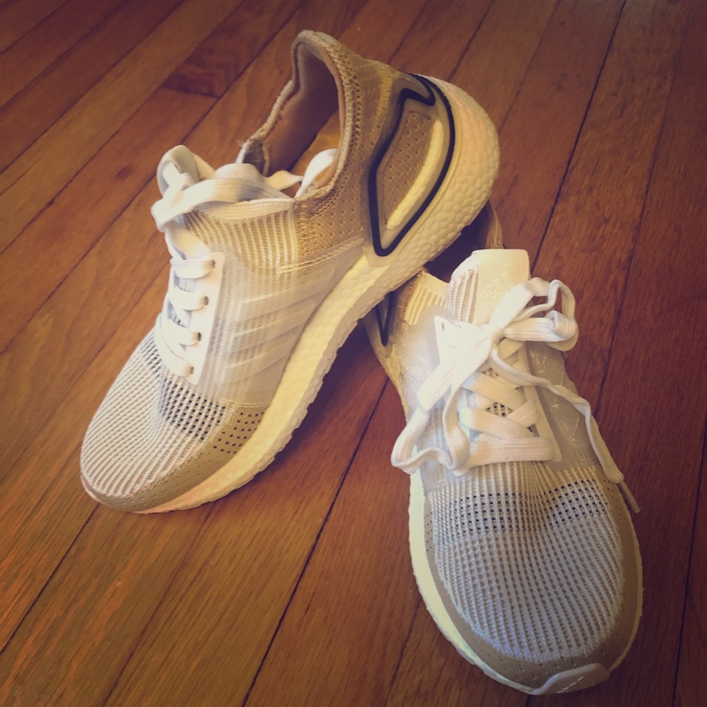 Adidas tennis shoes-size 7 1/2 - only worn 3 times